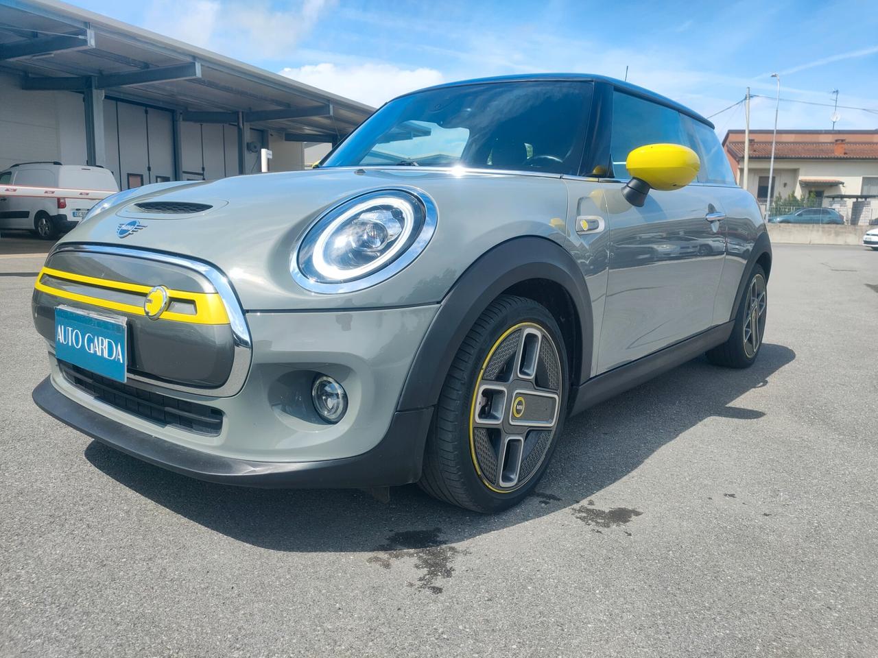Mini Full Electric Cooper SE NEOPATENTATI
