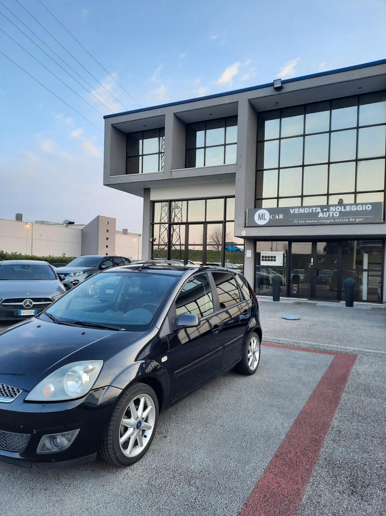 Ford Fiesta 1.4 TDCi 5p. Ghia UNICO.PRO