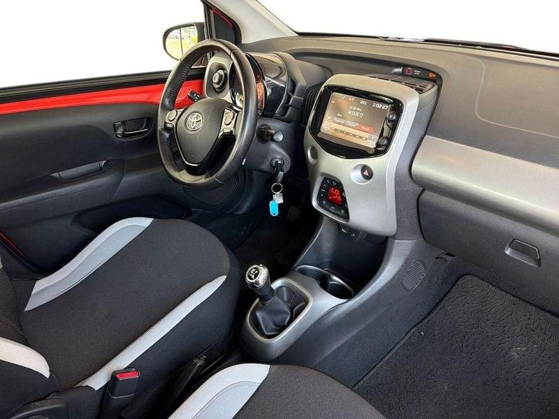 Toyota Aygo Aygo 5p 1.0 x-play my15