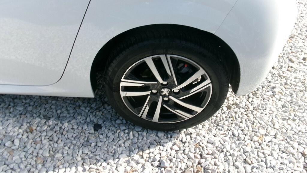 Peugeot 208 5 Porte 1.2 PureTech Allure