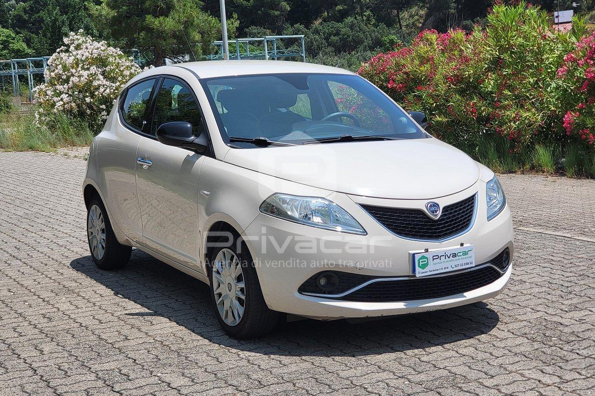 LANCIA Ypsilon 1.2 69 CV 5 porte Silver
