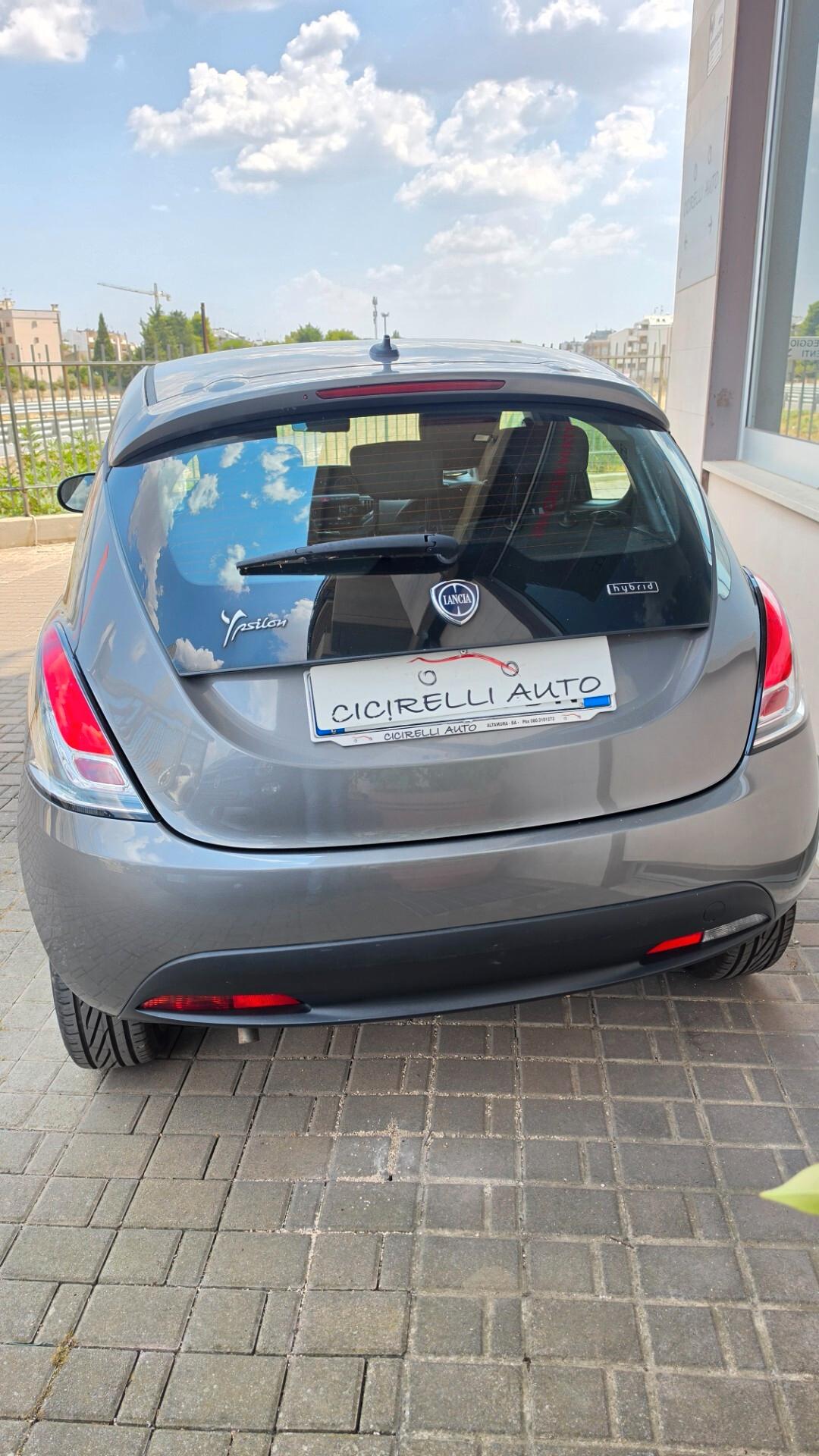 Lancia Ypsilon 1.0 FireFly 5 porte S&S Hybrid Ecochic