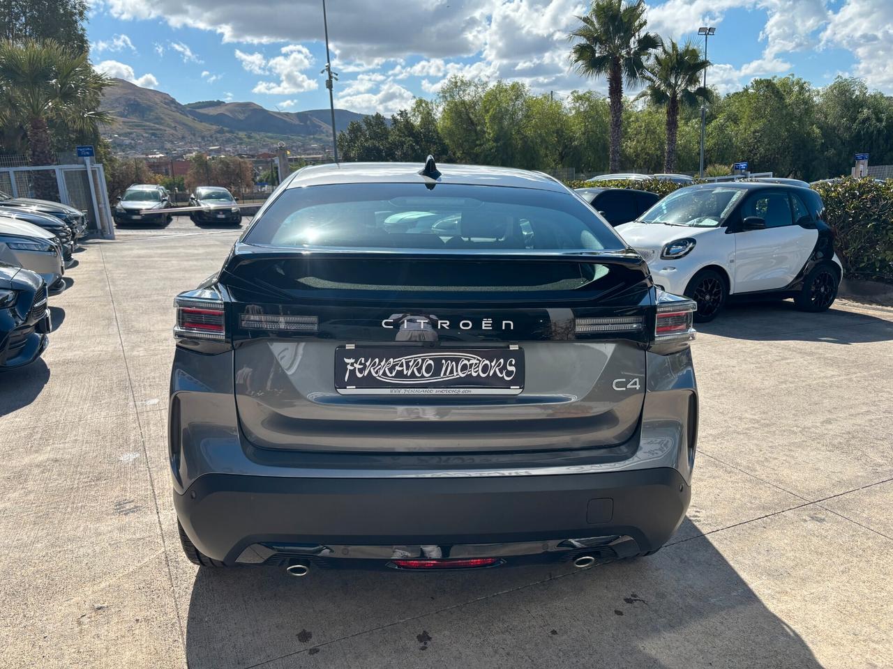 Citroen C4 Hybrid 136 e-DCS6 Business IVA esposta