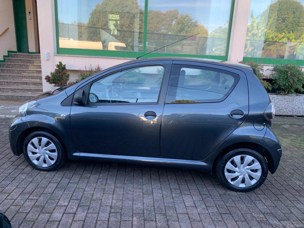 Toyota Aygo 1.0 12V VVT-i 5 porte Lounge Connect