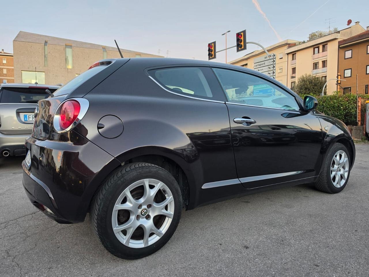 Alfa Romeo MiTo 1.4 T 155 CV Distinctive Sport Pack