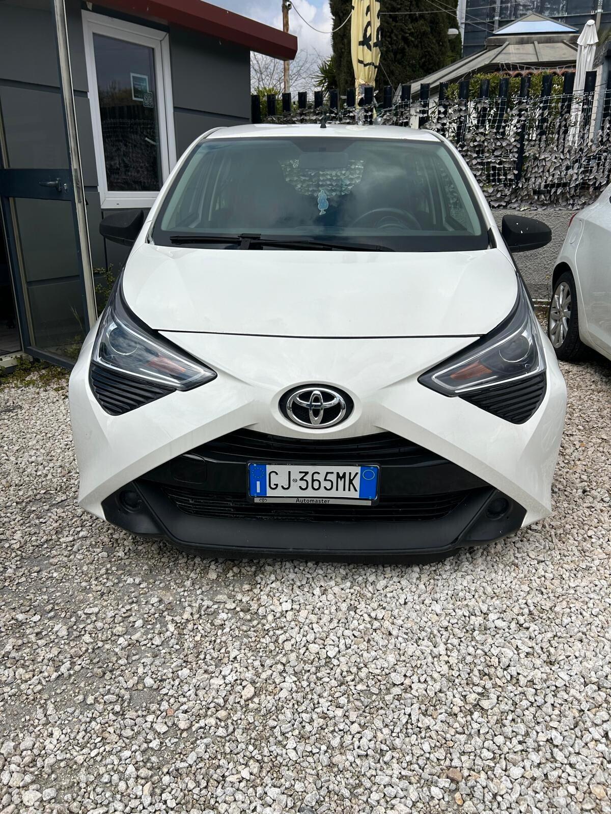 Toyota Aygo Connect 1.0 VVT-i 72 CV 5 porte x-clusiv MMT