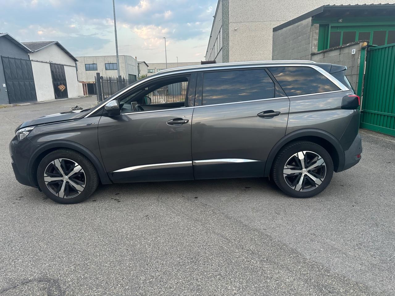 Peugeot 5008 GT LINE 7 POSTI