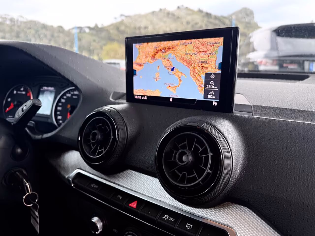 AUDIQ2 1.6 TDI S tronic *NAVI
