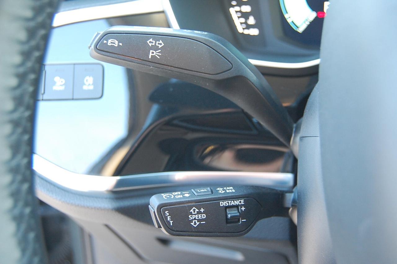 Audi Q3 35 TDI S tronic Business