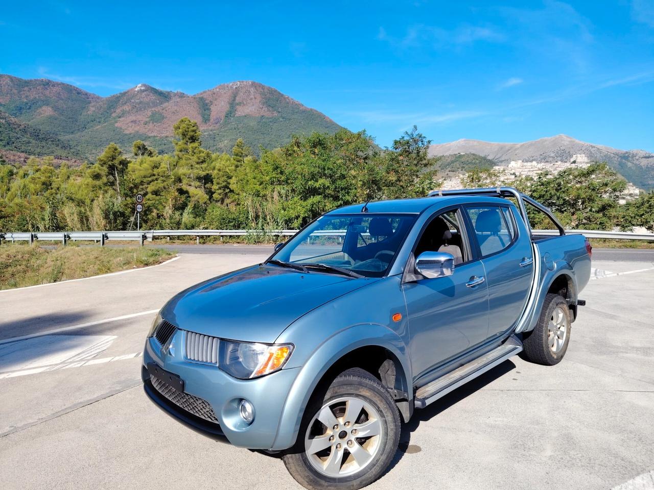 Mitsubishi L200 2.5 DI-D 136CV DC Invite DPF-Clima-Gancio-2012-Soli 130.000 KM-