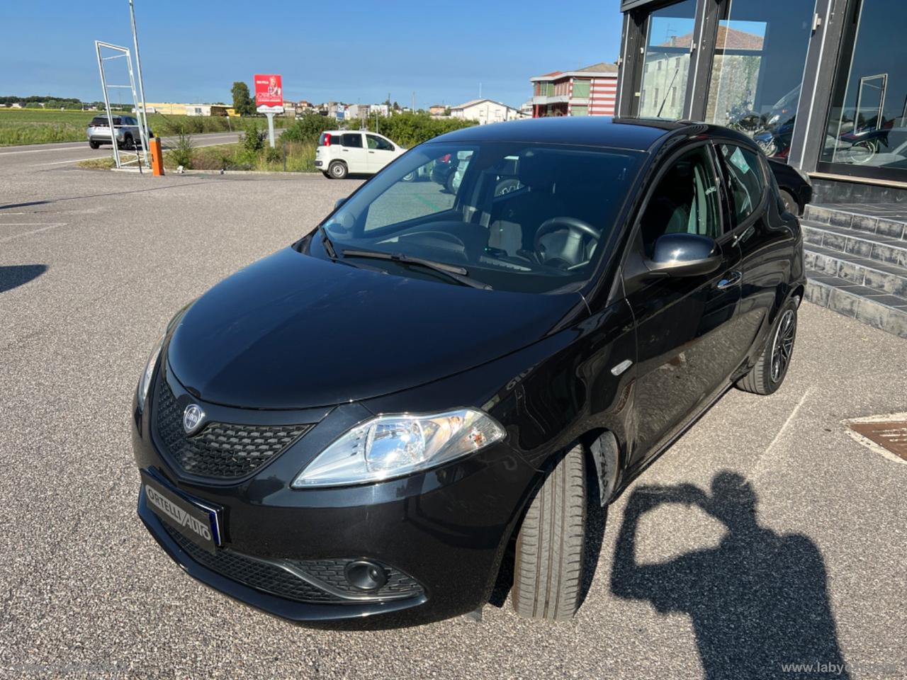 LANCIA Ypsilon 1.2 69 CV 5p. S&S Gold NEOPATENTATI