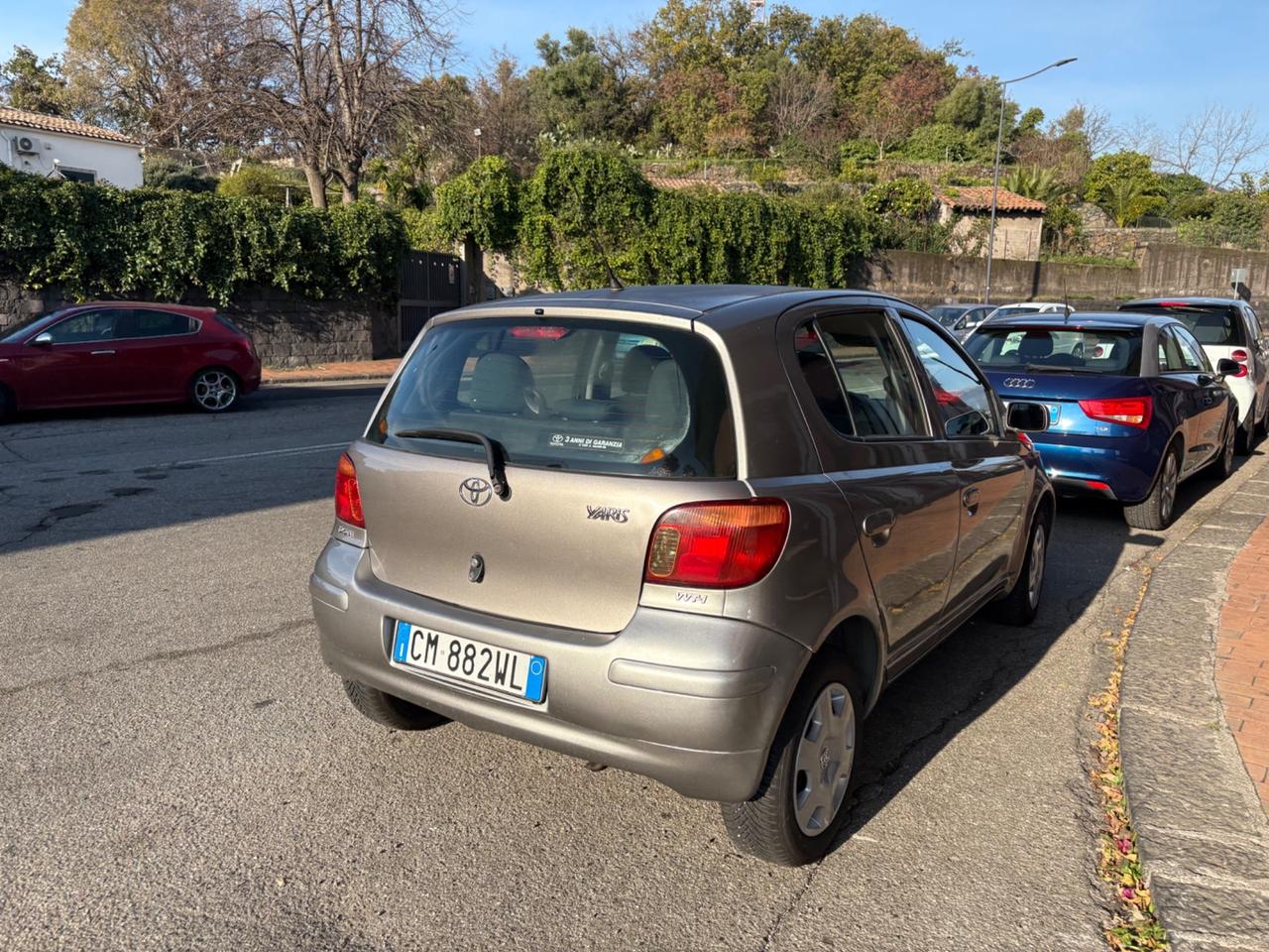 Toyota Yaris 1.0i 16V cat 5 porte Sol Blue