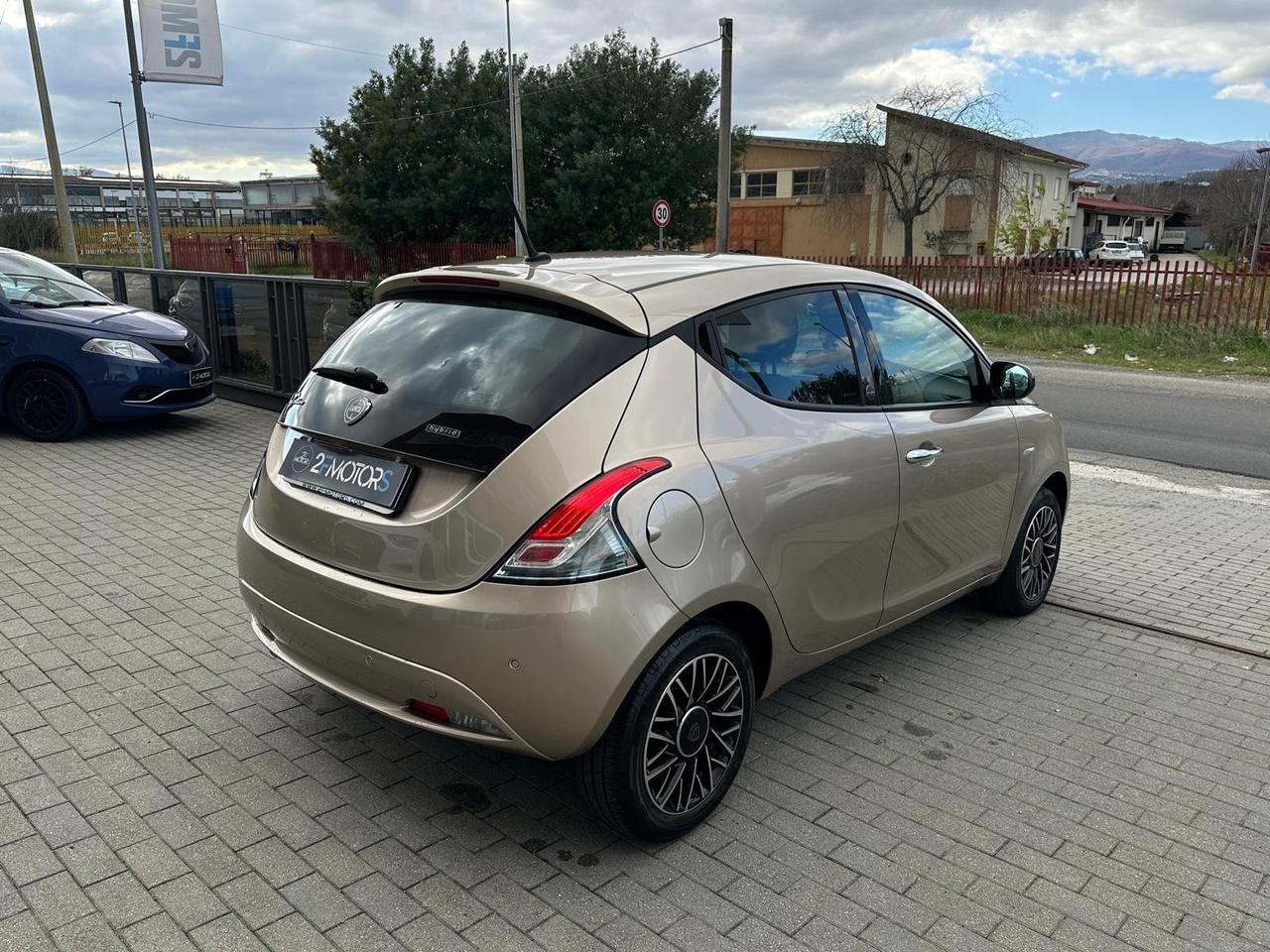 Lancia Ypsilon 1.0 firefly hybrid Maryne s&s 70cv