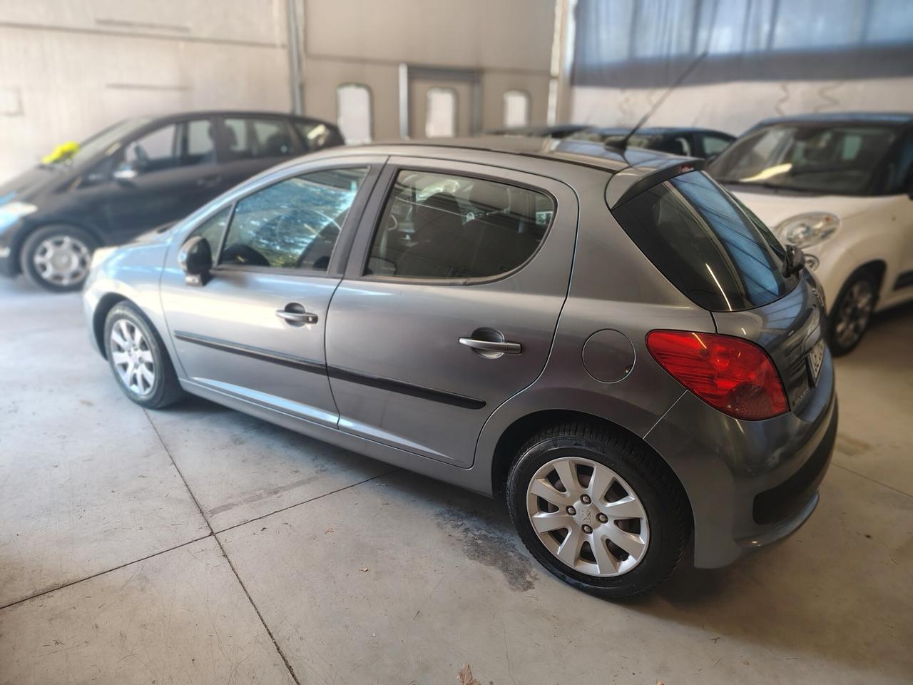 Peugeot 207 1.4 GPL - Ideale per risparmiare – Pronta all'uso
