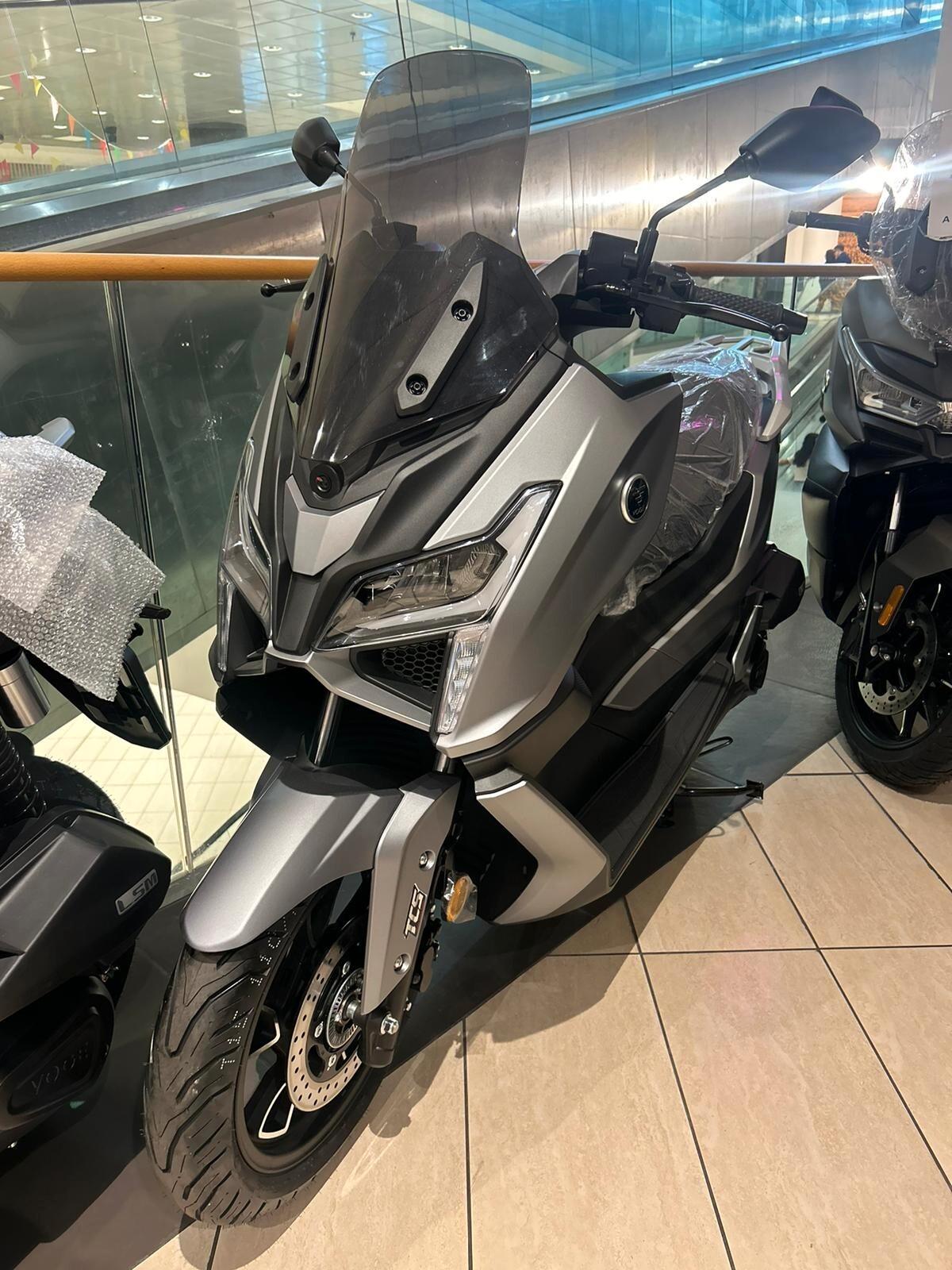 Voge Sfida SR1 125 - CI TROVIAMO AL CENTRO COMMERCIALE KATANE'-