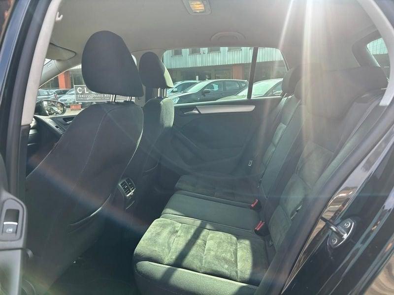 Volkswagen Golf Golf 5p 1.6 tdi Highline