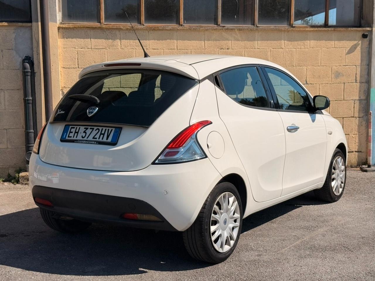 Lancia Ypsilon 1.2 69 CV 5 porte GPL Ecochic Platinum