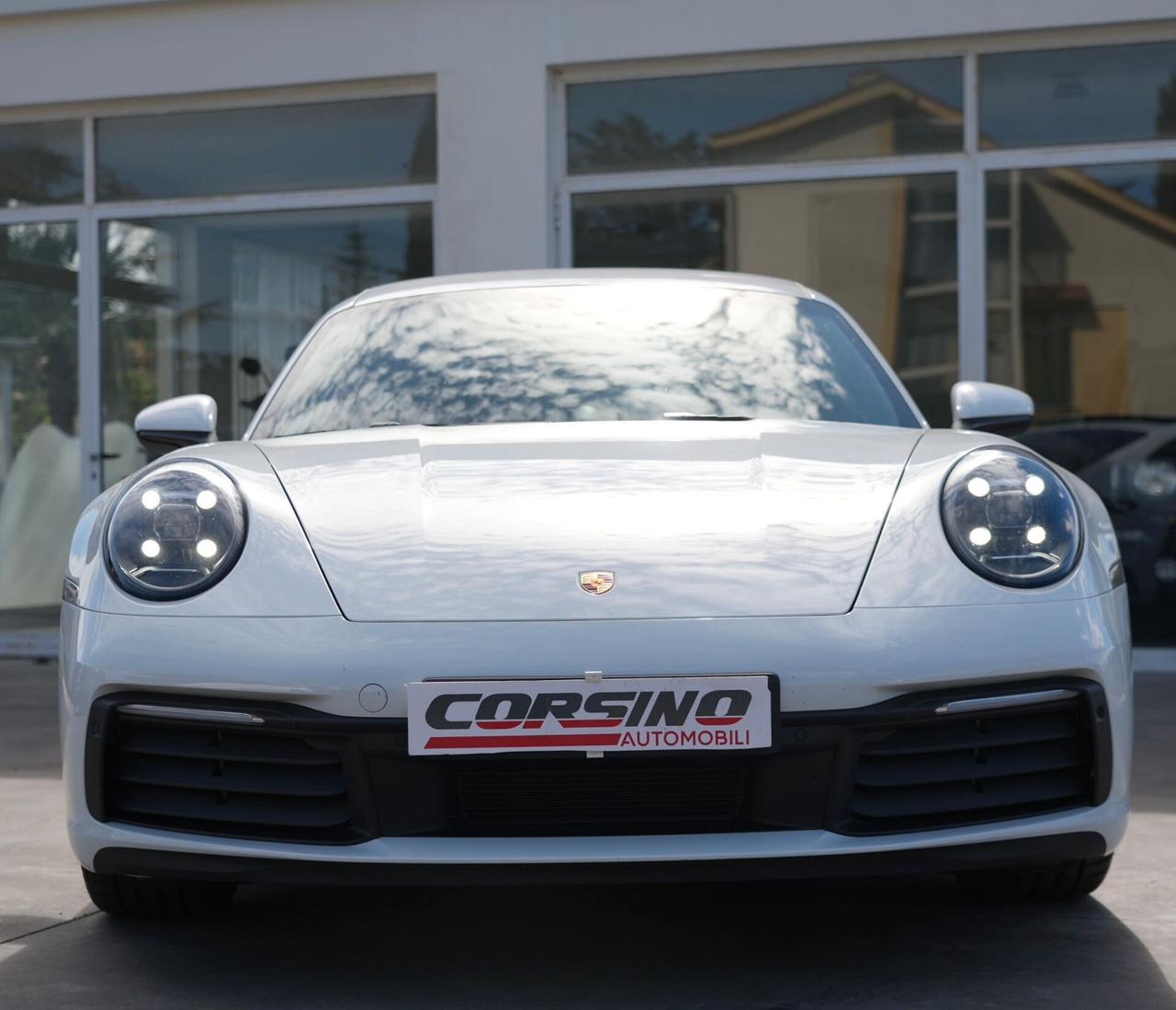 Porsche 911 Carrera 992 km 16000