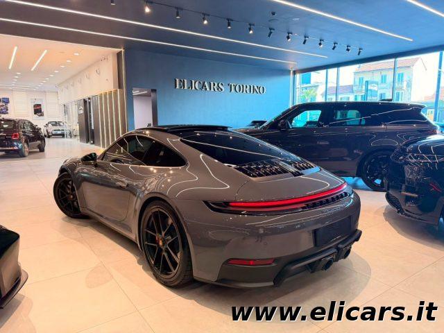 PORSCHE 992 Carrera 4 GTS
