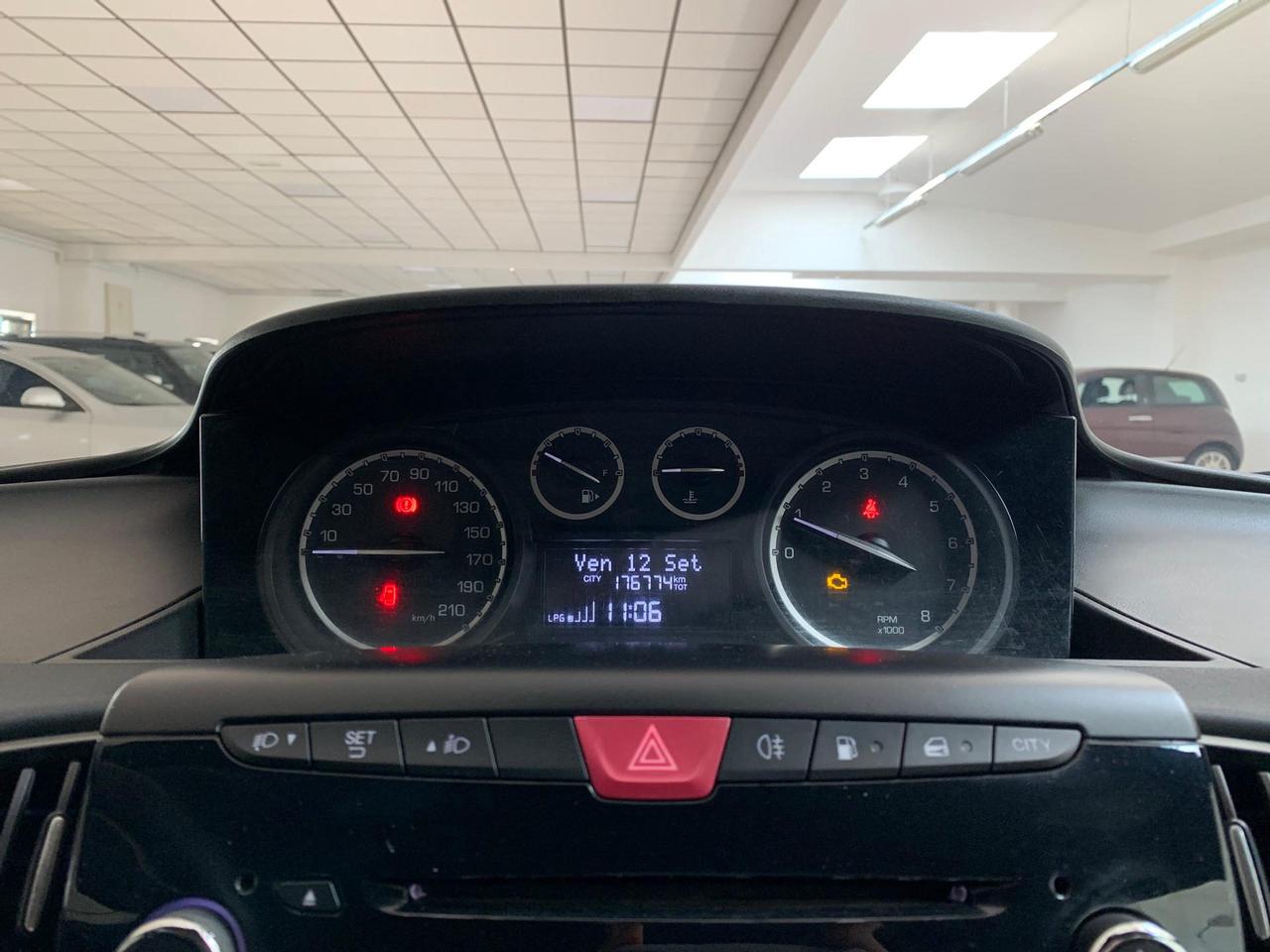 Lancia Ypsilon 1.2 8v Elefantino ecochic Gpl 69cv