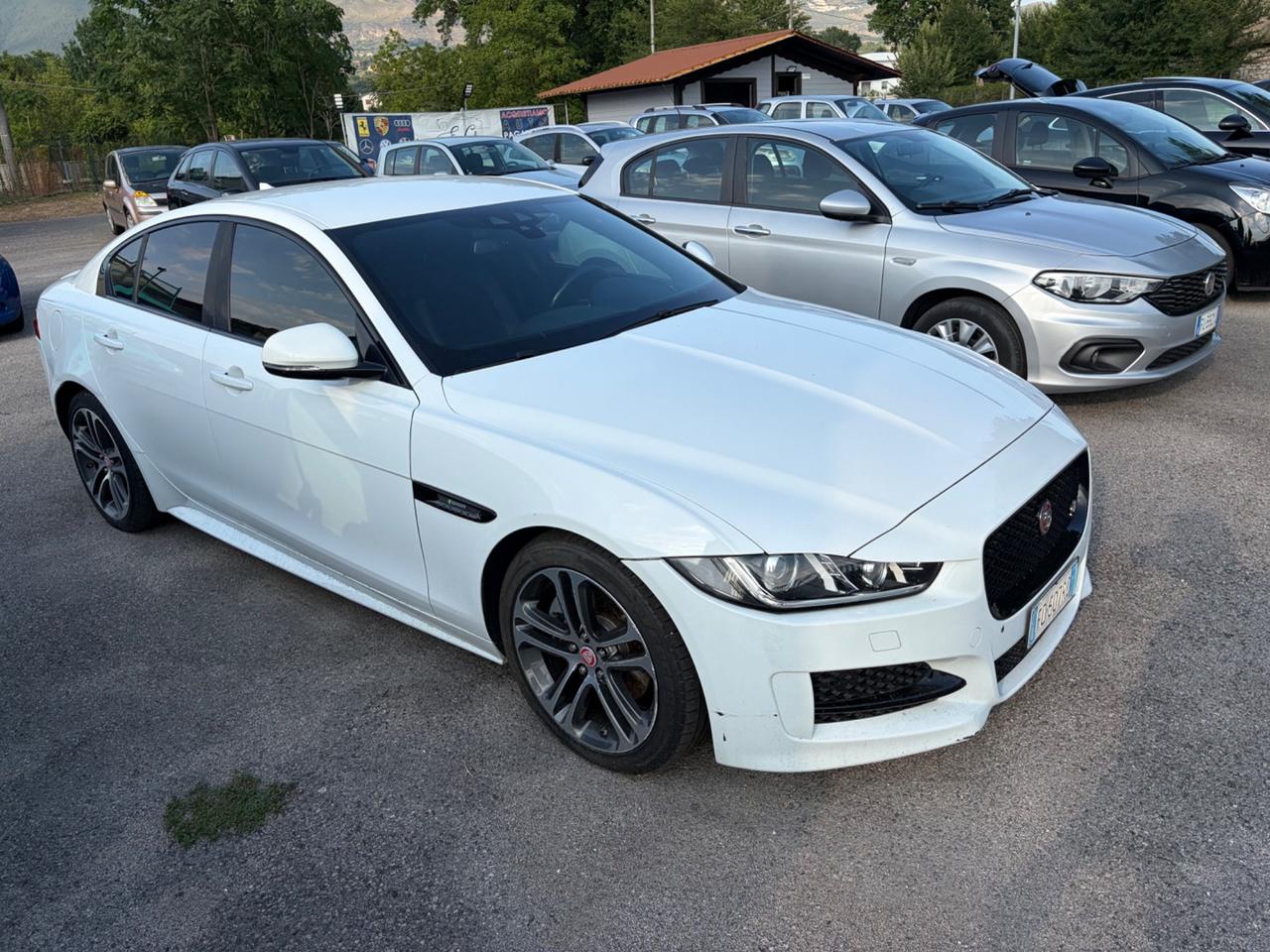 Jaguar XE 2.0 180CV R-Sport garanzia 12 mesi