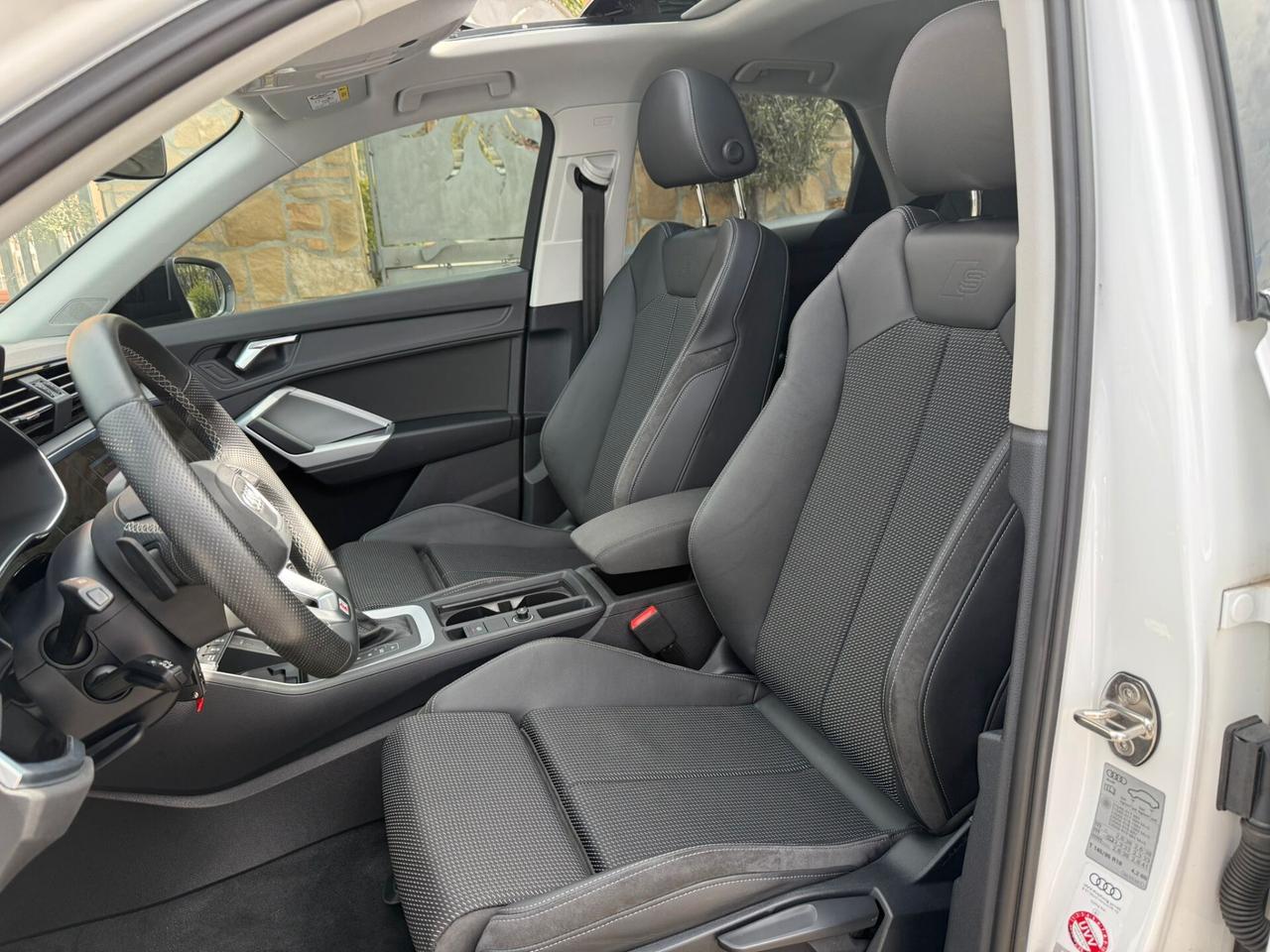 Audi Q3 35 TDI S tronic line edition Aut. Led .Tetto Apribile Pelle Navy Camera Matrix