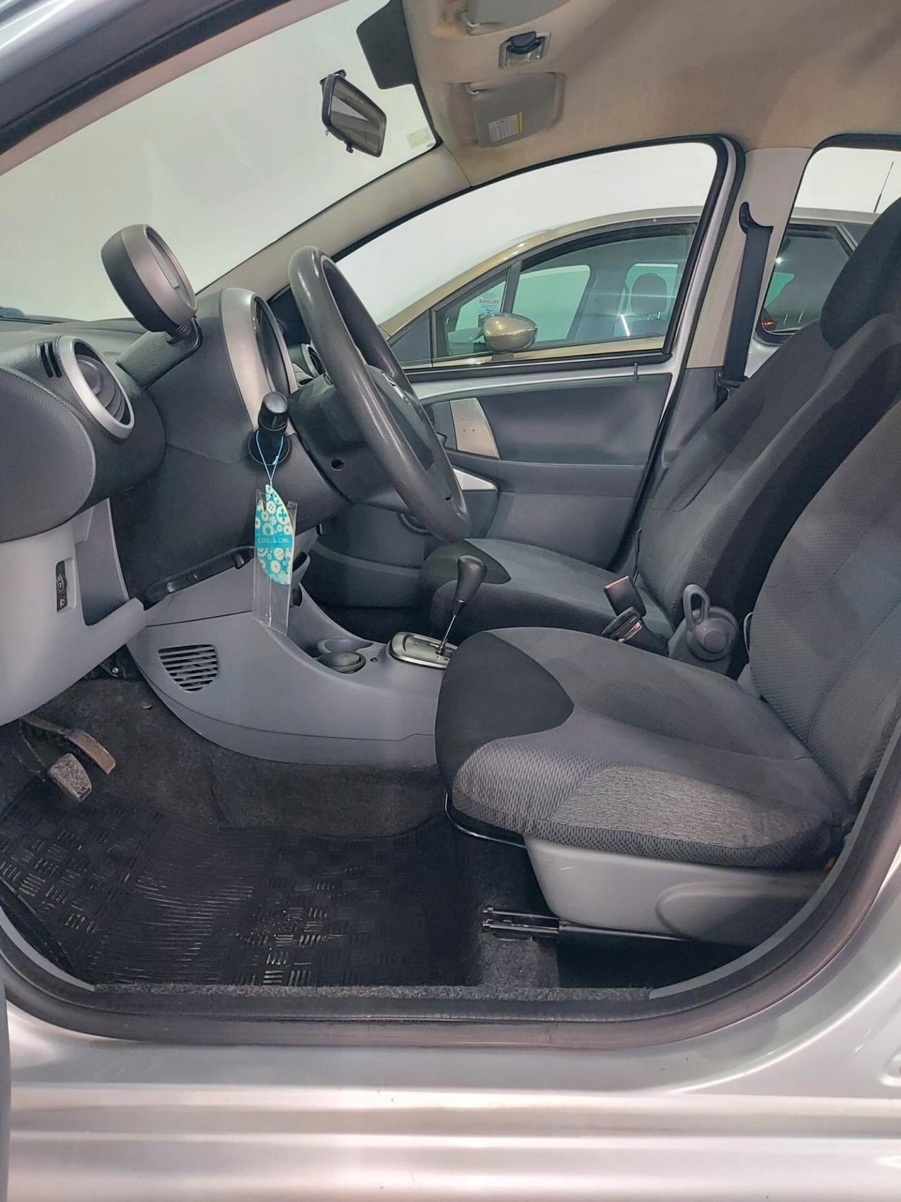 Toyota Aygo 1.0 12V VVT-i 5 porte Sol automatico