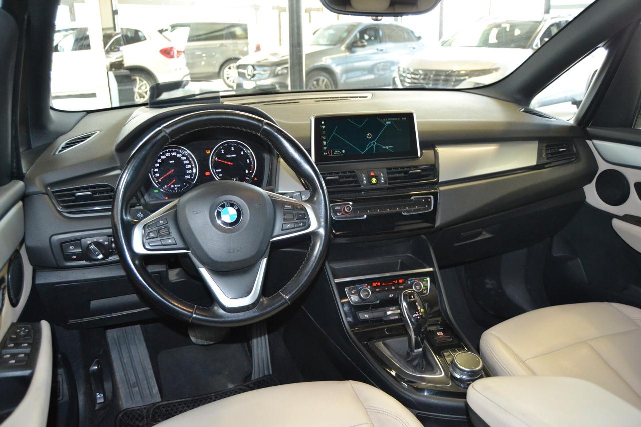 Bmw 216D ActiveTourer Luxury Auto/Navi/Pelle/Xenon