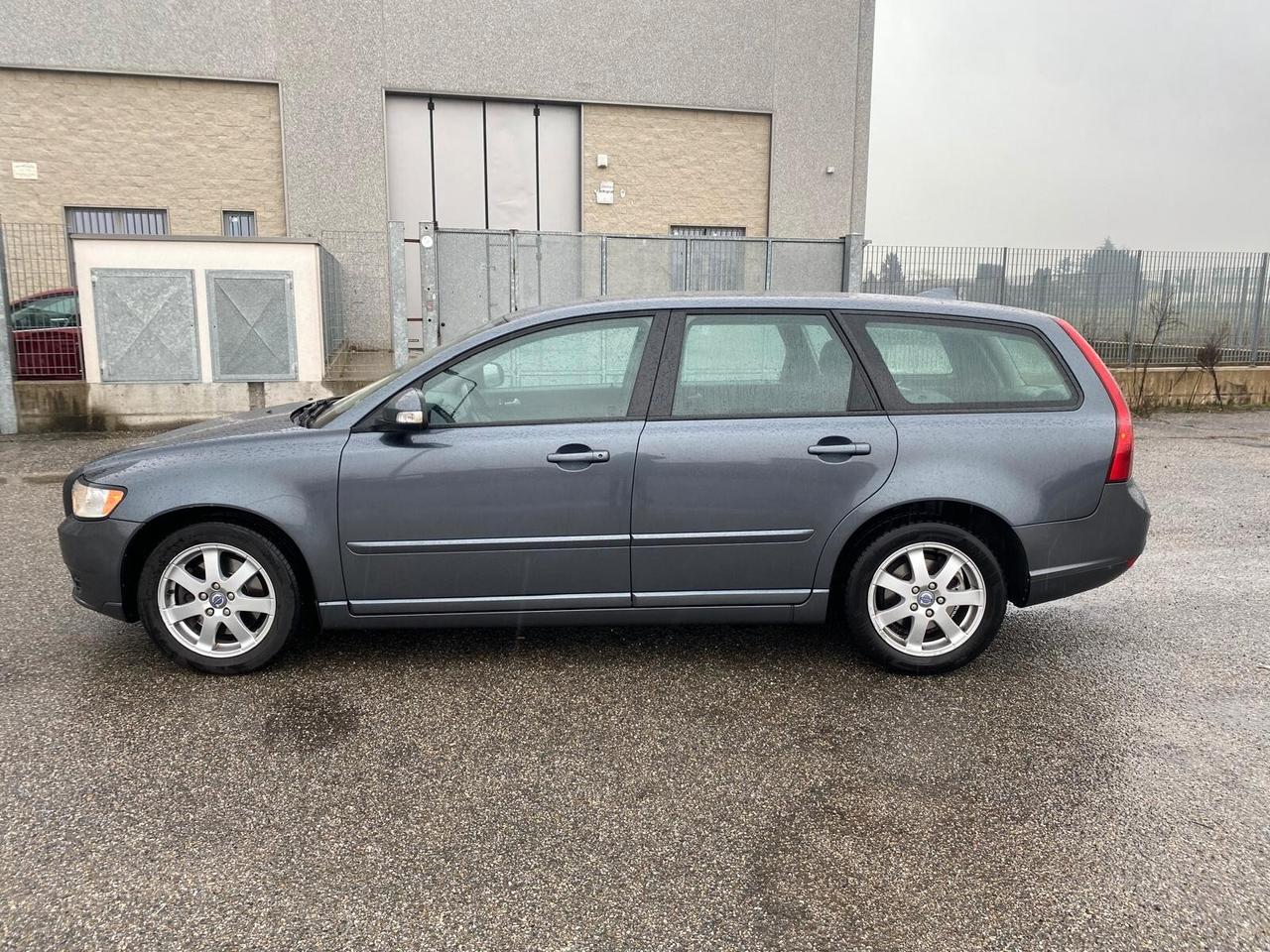 Volvo V50 D4 Summum 2.0 DIESEL 136 CAVALLI IVA DEDUCIBILE