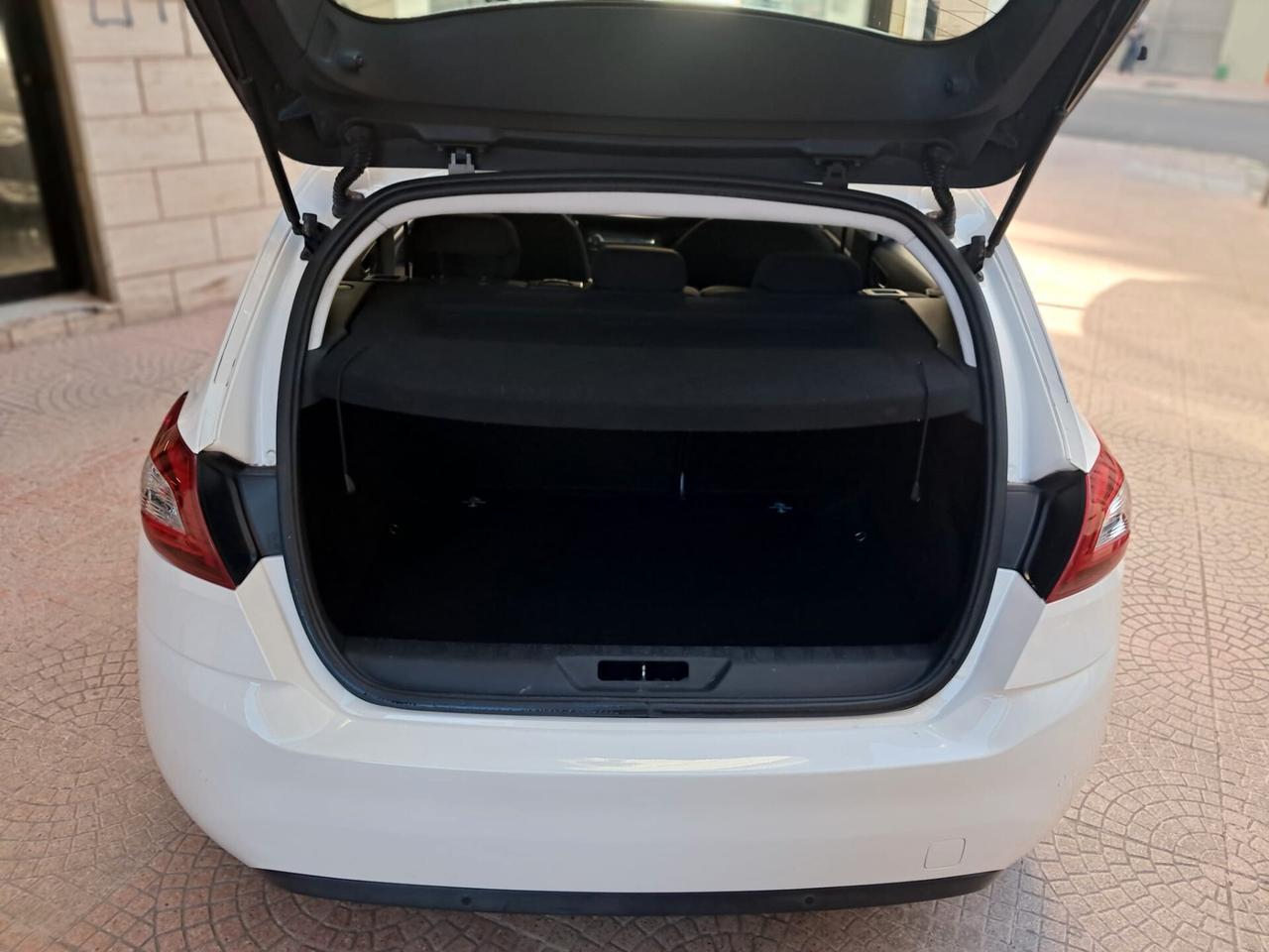 PEUGEOT 308 1.6 HDI 92 CV-NEOPATENTATI-Euro6990