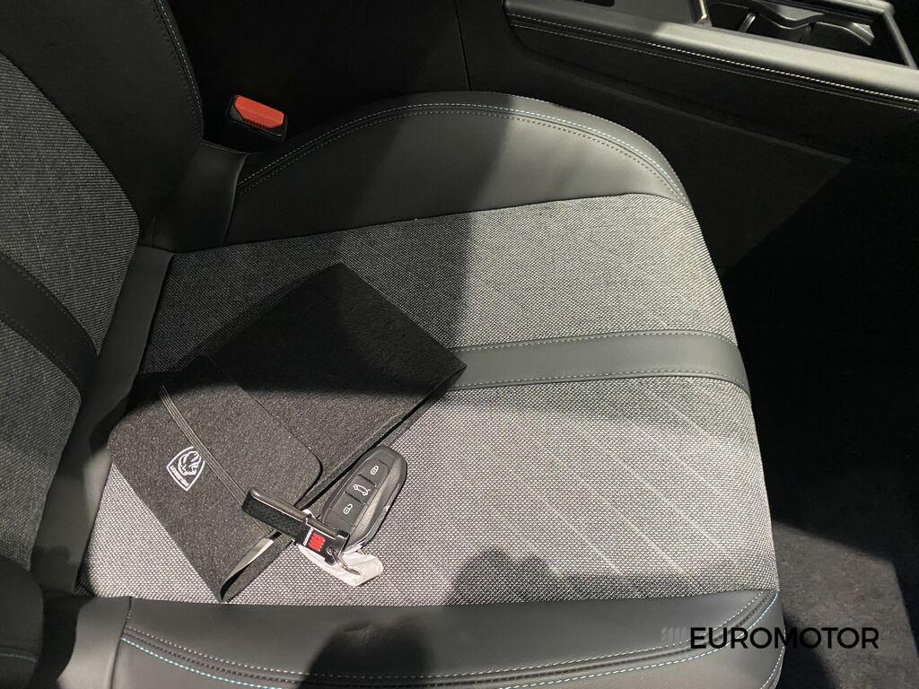 Peugeot 408 1.2 PureTech Allure Pack EAT8