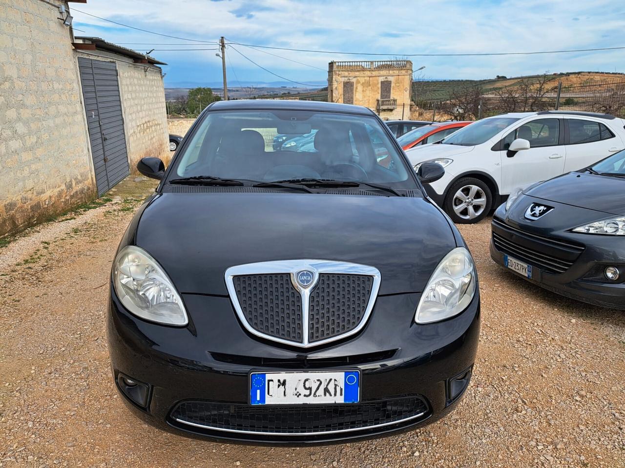 Lancia Ypsilon 1.2 Argento- NEOPATENTATI