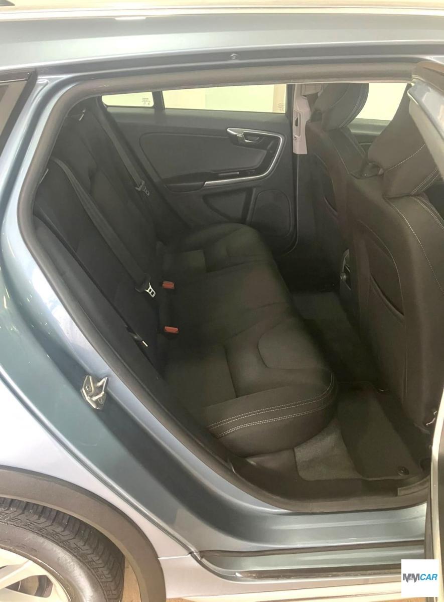 VOLVO - V60 - Cross Country D3 Geartronic Kinetic