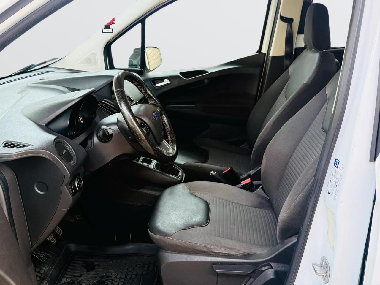Ford TOURNEO COURIER 1.5 TDCi (75CV) *NEOPATENTATI*