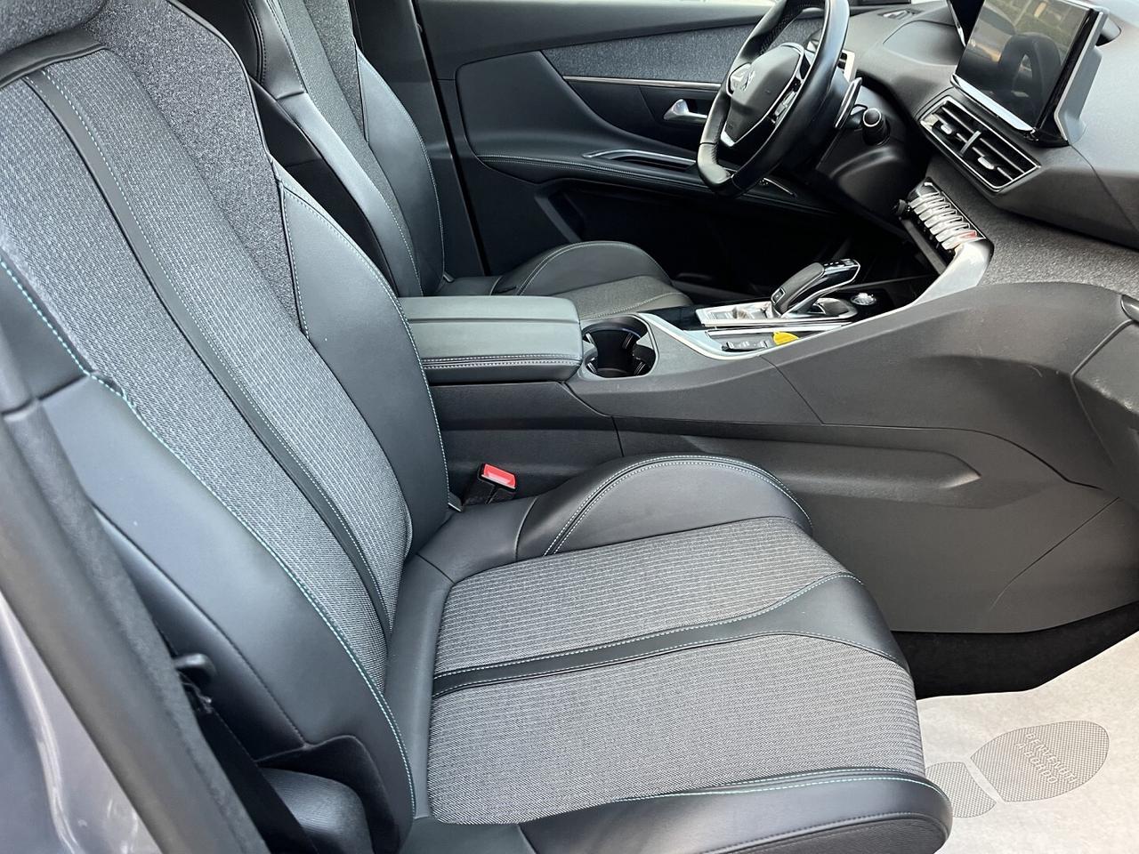 PEUGEOT 5008 1500 HDI 130 CV AUTOM. 7 POSTI