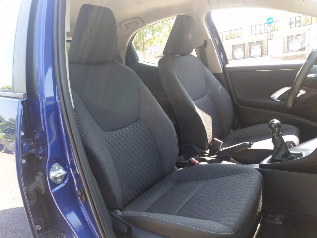 TOYOTA Yaris 1.0 active del 2022
