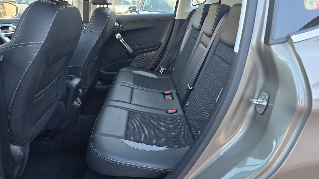 Peugeot 2008 BlueHDi 120 S&S Allure