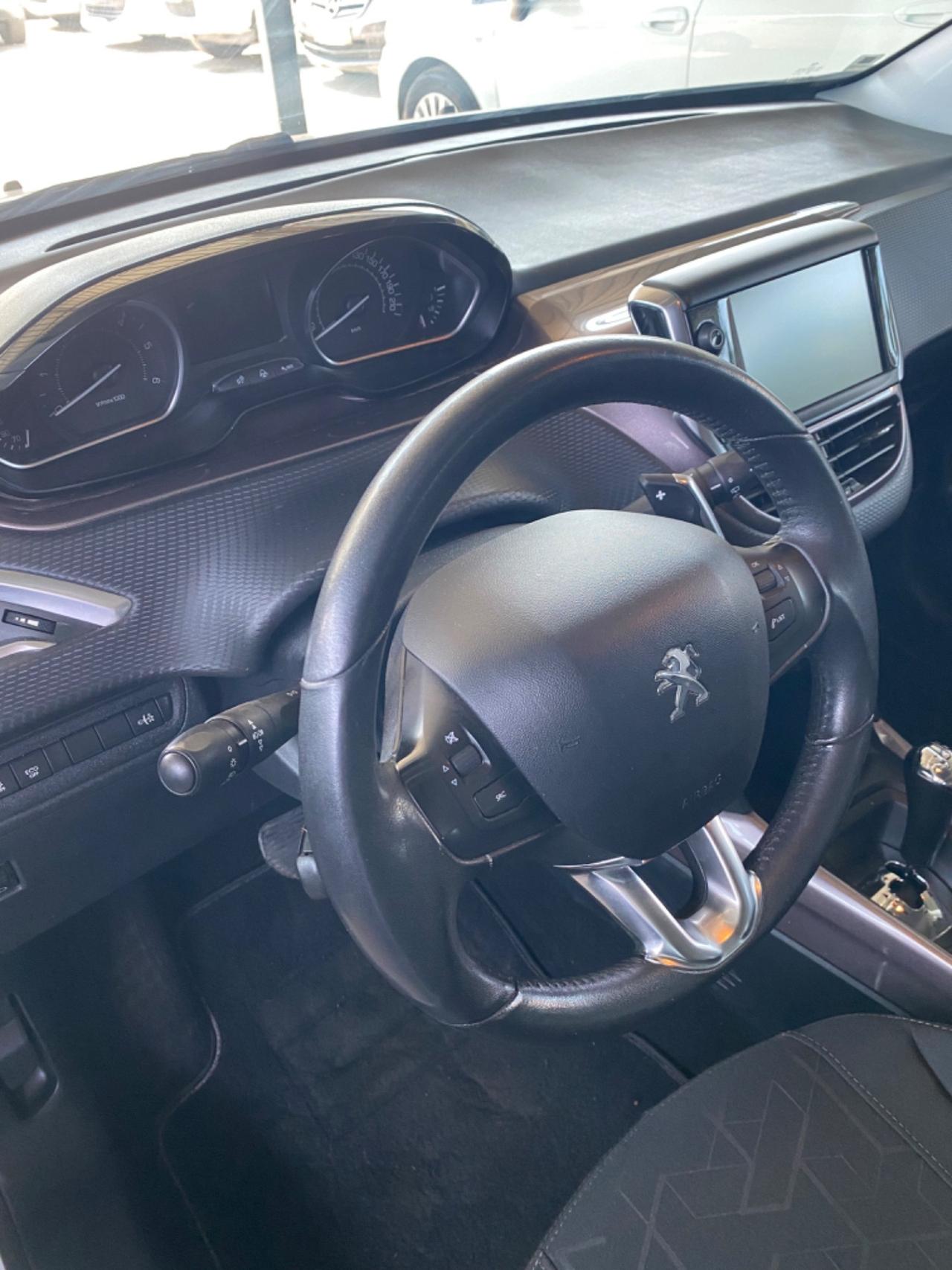 Peugeot 2008 1.6 HDI Automatica 2014 Full Navi