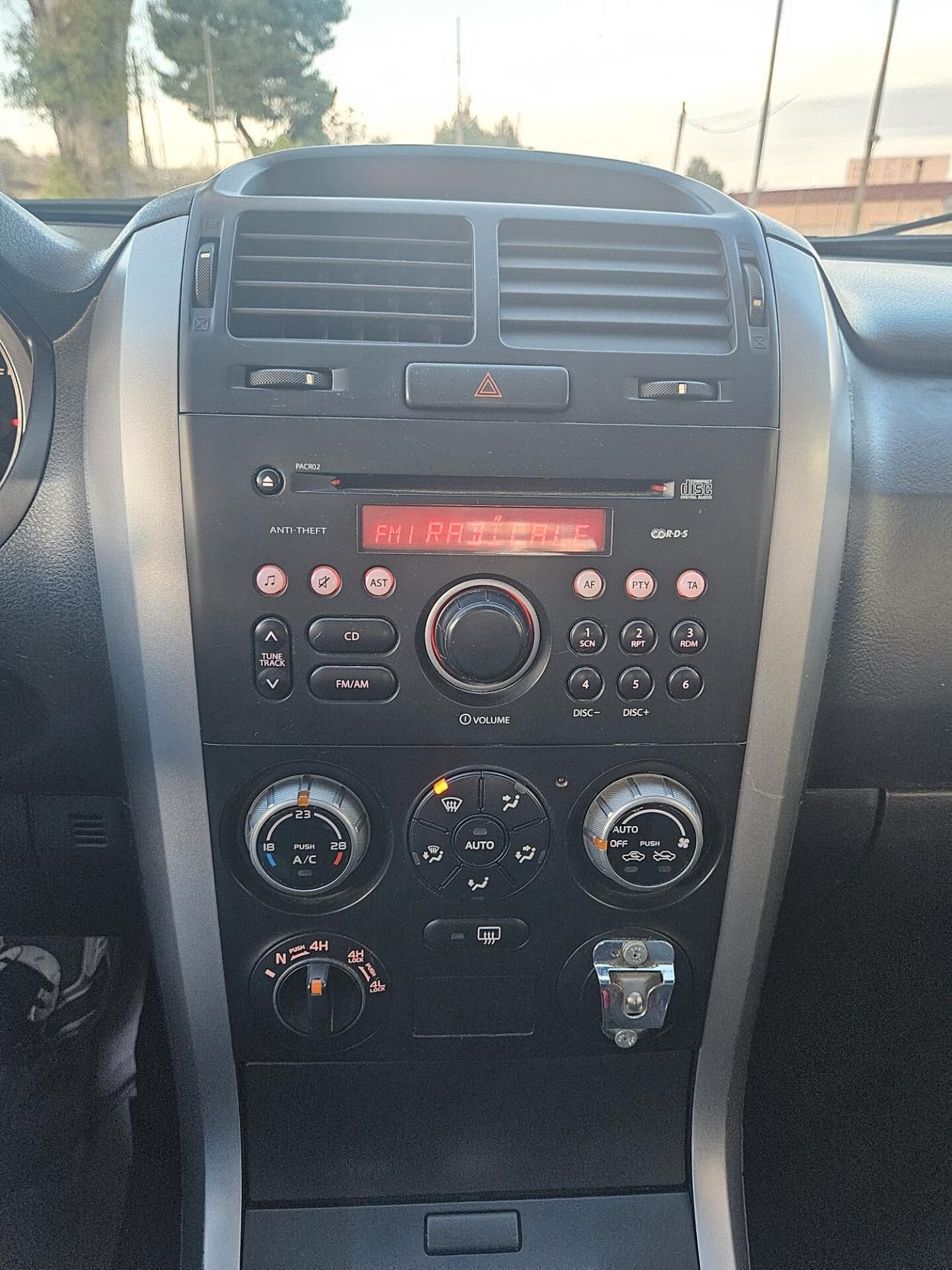 SUZUKI Grand Vitara 3porte 1.9TD 4x4 95kw 130cv