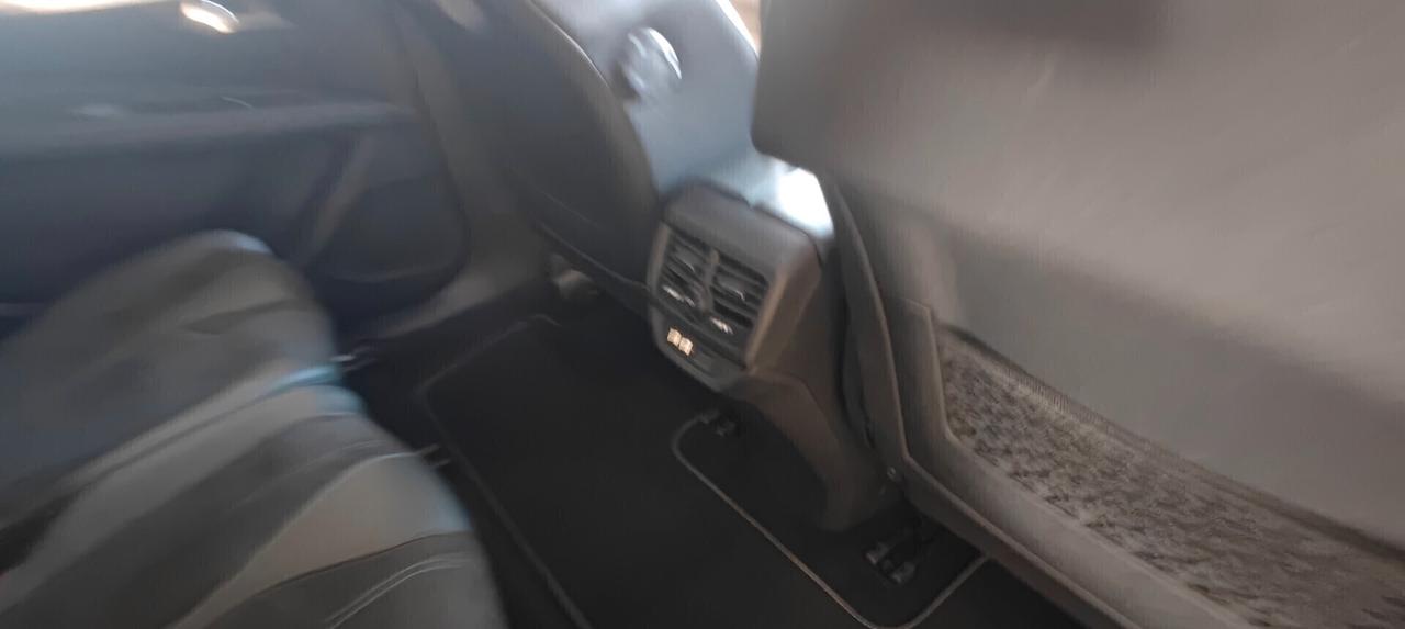 Peugeot 5008 BlueHDi 130 S&S EAT8 Crossway