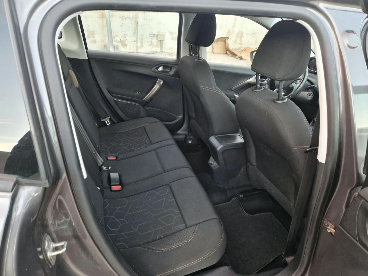 Peugeot 2008 PureTech 82 S&S Allure