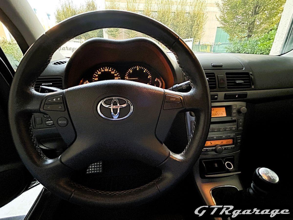 TOYOTA - Avensis - 2.0 D-4D 16V
