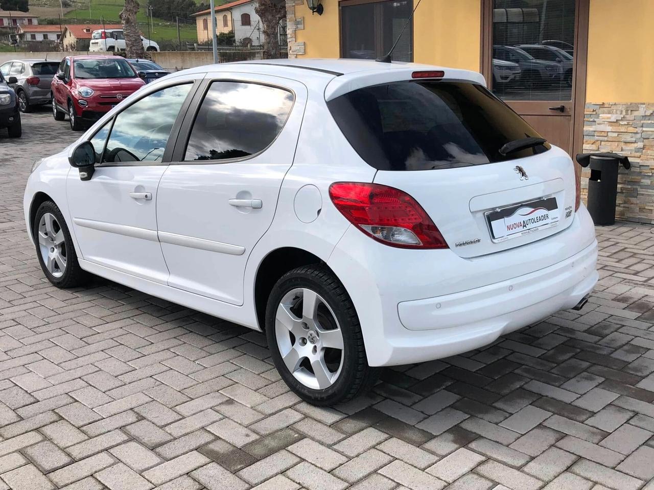 Peugeot 207 1.6 HDI 93 CV ANNO 2011 NAVI NEOPATENTATI