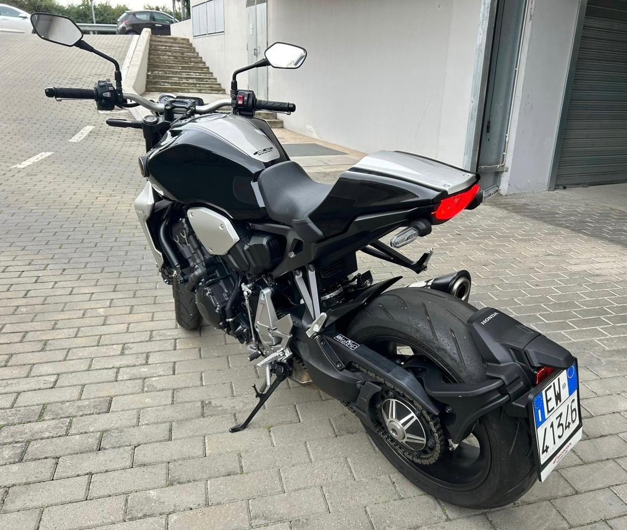 Honda CB 1000 R soli 4000km