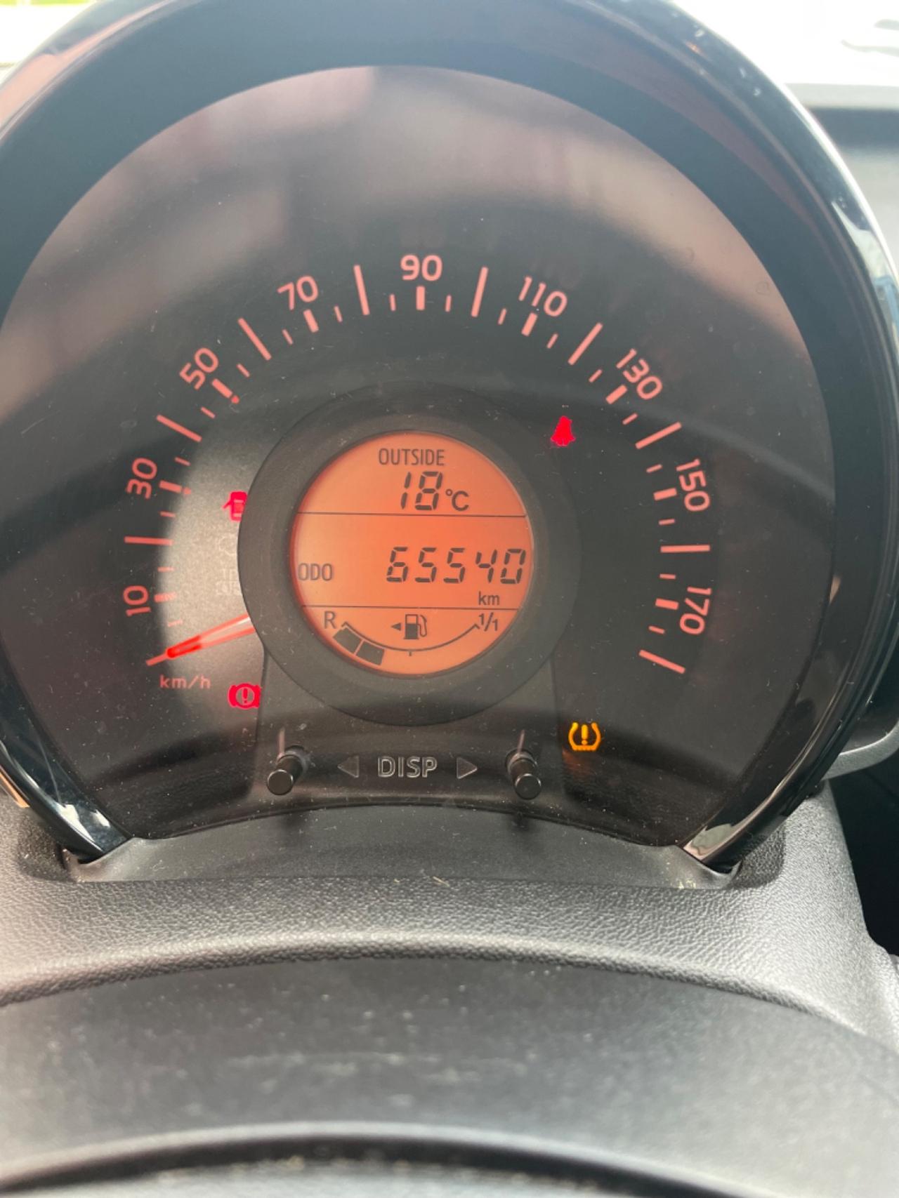 Toyota Aygo 1.0 VVT-i 69 CV 5 porte x-play TSS