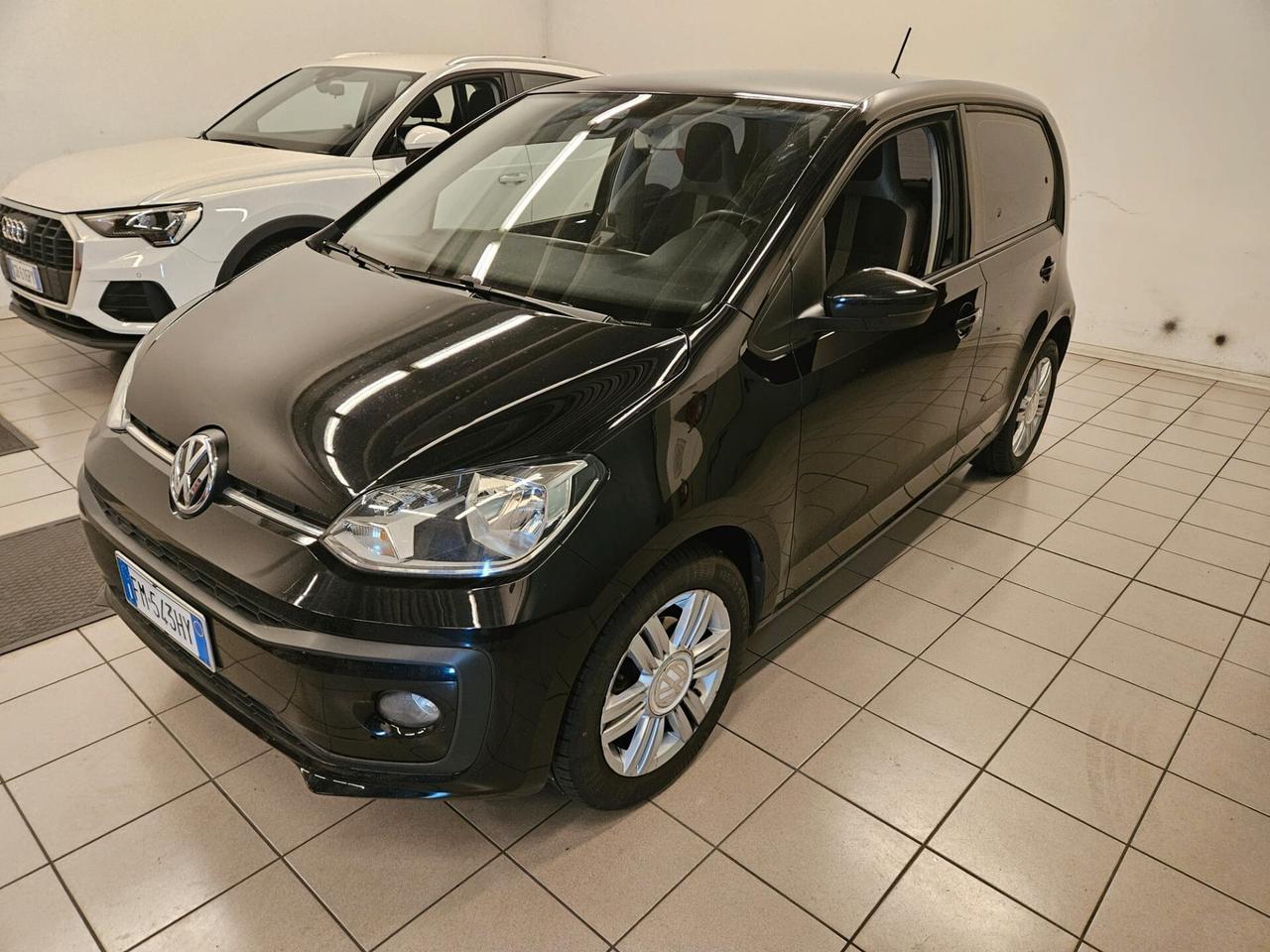 Volkswagen up! 1.0 75 CV 5p. high up!