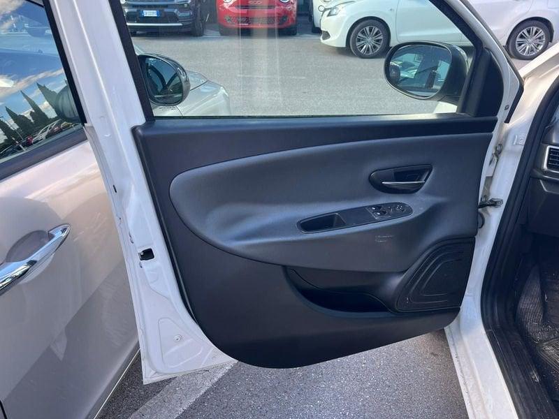 Lancia Ypsilon Ypsilon 0.9 TwinAir 85 CV 5 porte Metano Ecochic Gold