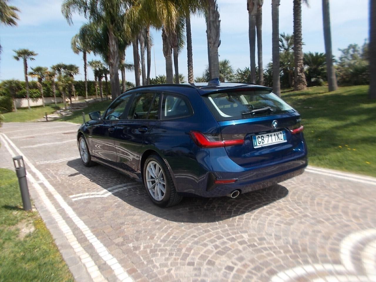 Bmw 318d Touring 150cv Aut. *FULL OPT.* da VETRINA