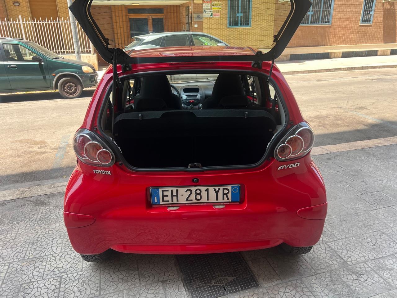 Toyota Aygo 1.0 12V VVT-i 5 porte Now GPL