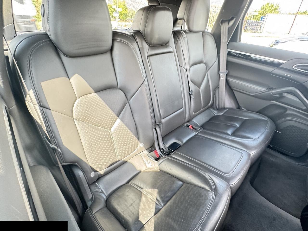 PORSCHE CAYENNE DIESEL NAVI PASM LED